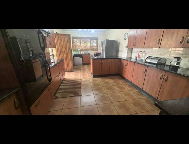3 BEDROOM HOUSE FOR SALE IN ROODEPOORT CENTRAL
